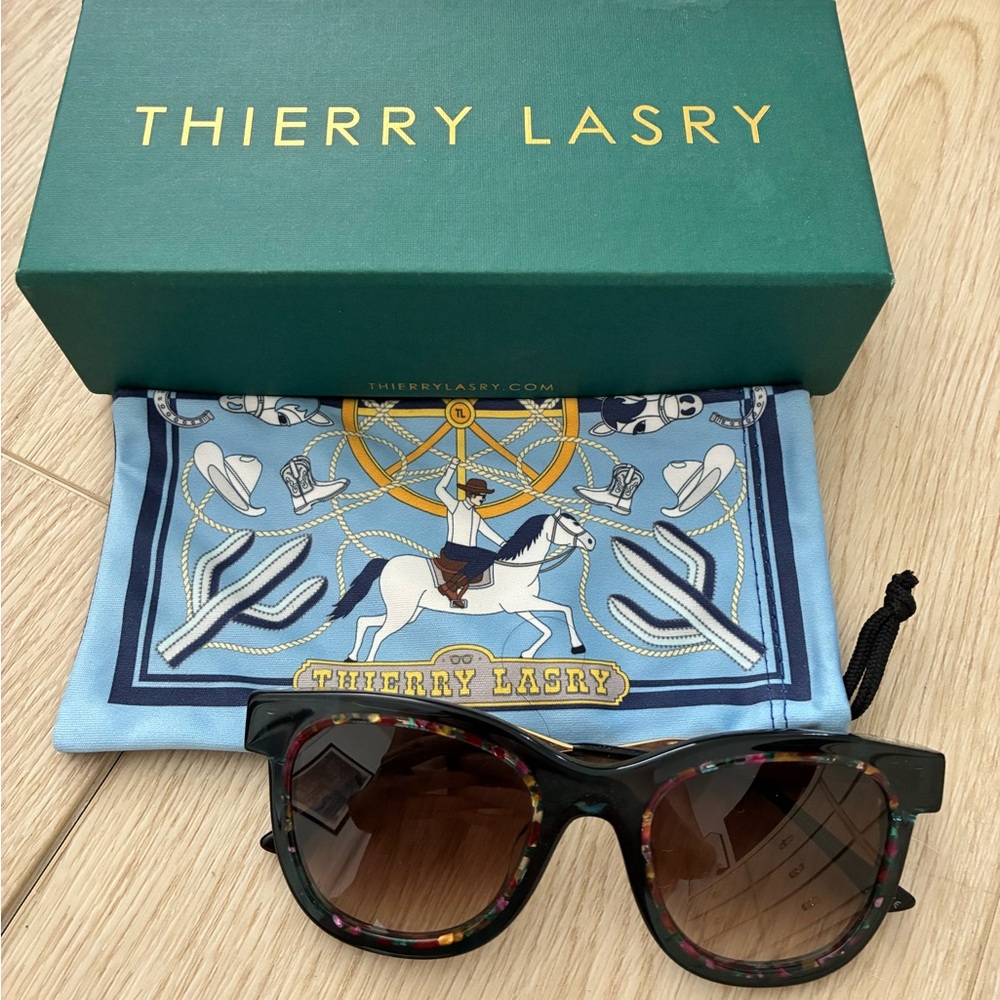Thierry Lasry Savvy Green and rainbow Tortoise Sunglasses - Picture 4 of 4